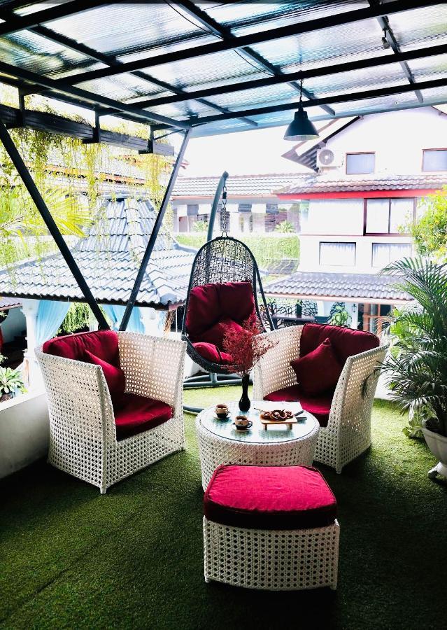 Raintree Boutique Villa & Gallery Джок'якарта Екстер'єр фото