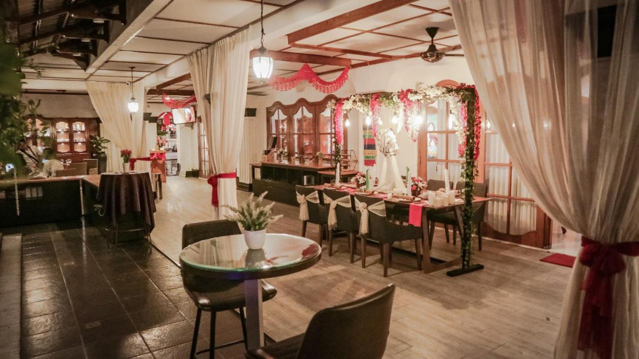 Raintree Boutique Villa & Gallery Джок'якарта Екстер'єр фото