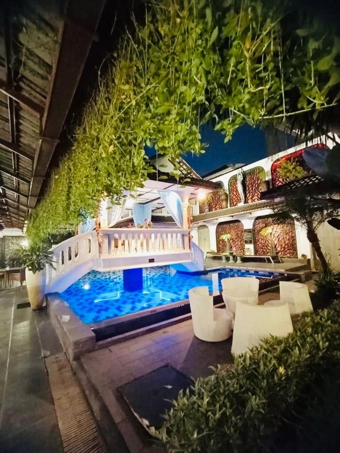 Raintree Boutique Villa & Gallery Джок'якарта Екстер'єр фото