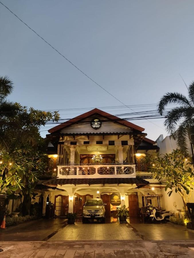 Raintree Boutique Villa & Gallery Джок'якарта Екстер'єр фото