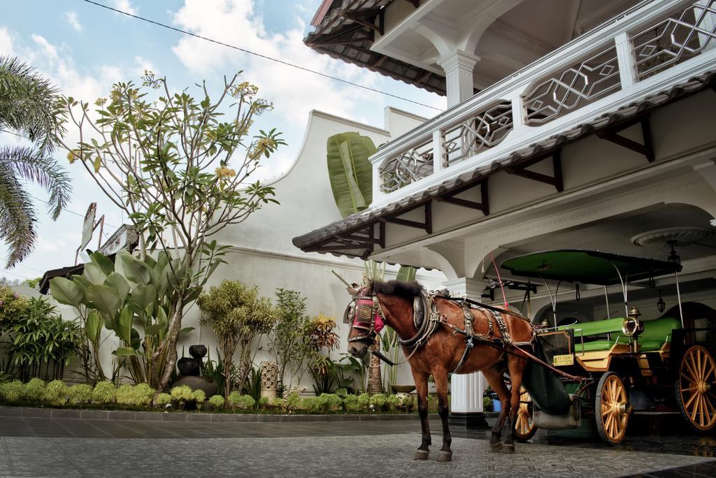 Raintree Boutique Villa & Gallery Джок'якарта Екстер'єр фото